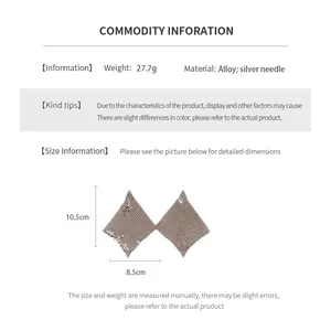 Spécifications de taille pour boucles d'oreilles triangles à pompons en argent