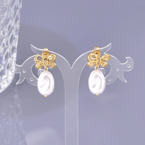Elegant bow zircon and teardrop pearl earrings in 18K gold plated stainless steel