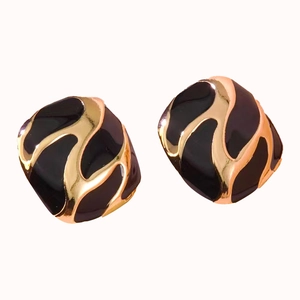 Vintage irregular square stud earrings in gold and black enamel finish for women