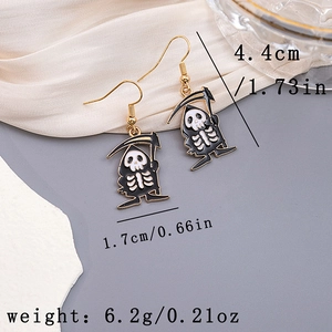 Detailed view of grim reaper skull earrings with measurements: 4.4cm height and 6.2g weight
