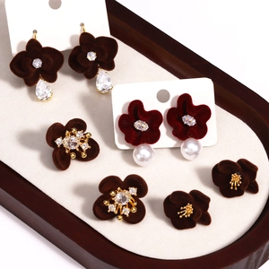 Vintage Flocked Velvet Flower Stud Earrings Copper 18K Gold Plated Zircon Geometric Temperament Floral Jewelry For Women