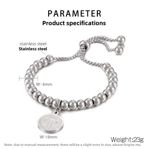 Dettaglio del bracciale a sfere in acciaio inox da 6mm con medaglia San Benedetto 18mm