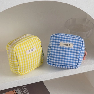 Portable gingham canvas mini pouches with zipper in blue and yellow check patterns