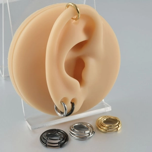Ensemble de boucles d'oreilles créoles en acier poli en or, argent et noir divers