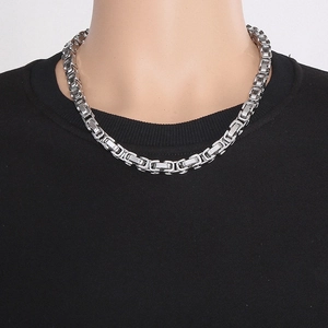 Détail d'une chaîne byzantine pour homme de 8mm d'épaisseur et 55cm de long