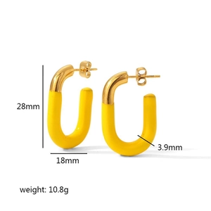 U-shaped 18K gold plated earrings with yellow enamel details and size dimensions