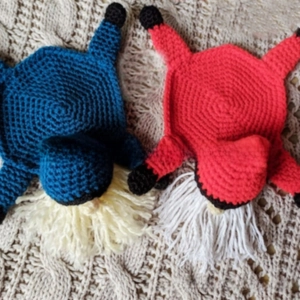 Handmade crochet turtle coasters set in red and blue colors for table heat insulation
