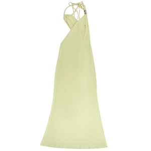 Détail d'une robe licou jaune clair avec encolure croisée et perles métalliques