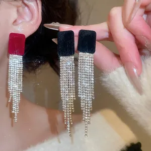 Orecchini Lunghi Con Nappe Di Strass E Perno In Argento Sterling 925 Quadrato In Velluto Geometrico Elegante