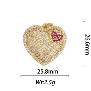 Pendentif coeur plaqué or 18k avec pierres rouges et pavé de zircons blancs, 26,6mm