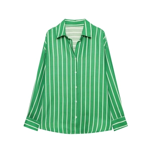 Chemisier à manches longues rayé vert et blanc avec col classique et boutons
