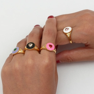 Bagues en acier inoxydable plaqué or 18K avec zircons colorés en forme de cœur