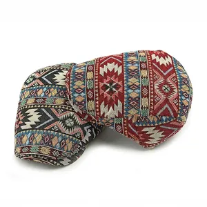 Retro geometric jacquard flat cap with bohemian ethnic patterns for men and women