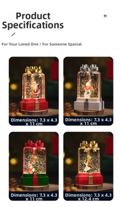 Vue détaillée de quatre lanternes de Noël avec scènes miniatures et nœuds décoratifs