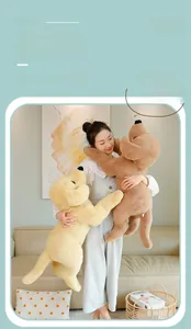 Niedliche Labrador-Plüschtiere in Beige und Braun aus weichem, flauschigem Stoff