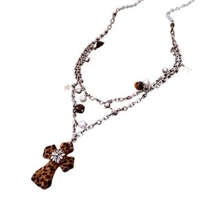 Collana regolabile a strati con perle e pendente a croce in occhio di tigre e stelle