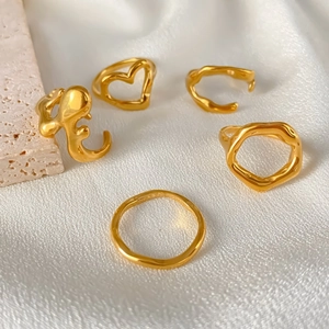 Vergoldetes Set aus unregelmäßigen offenen Ringen im französischen Vintage-Design