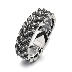 Gothic punk skull V-link bracelet for men in vintage silver-tone stainless steel
