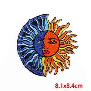 Artistic sun and moon embroidery patch with 8.1x8.4cm dimensions for clothing DIY