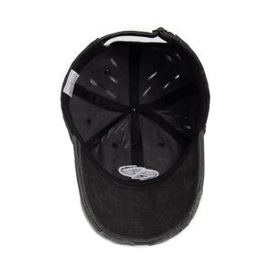 Vue intérieure d'une casquette de baseball en coton lavé avec broderie et boucle réglable