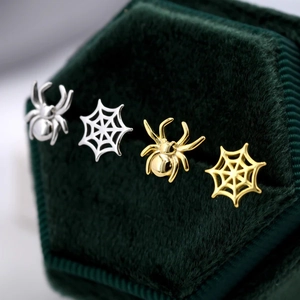 Pendientes De Botón Asimétricos Araña Y Telaraña Cobre Chapado Halloween Gótico Punk Joyería Novedad Mujer