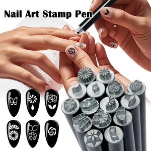 Détails des motifs floraux et papillons sur les têtes de tampon nail art