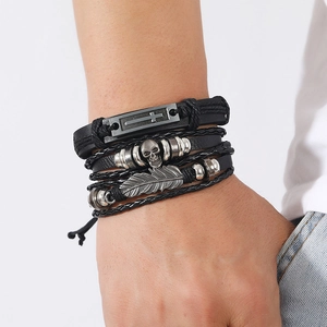 Conjunto de pulseras de cuero multicapa hip hop para hombre con cruces y calaveras negras