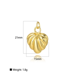 Detail shot of hollow heart pendant in 18k gold plating with size 21mm and 15mm