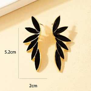 Artistic black and gold leaf-shaped earrings with geometric design, 5.2cm length