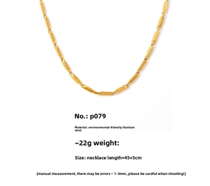 Collier en acier titane doré poli avec gravure losange et détails de taille