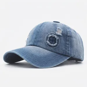Klassische blaue Jeans-Baseballkappe mit Vintage-Distressed-Details und Sonnenschirm