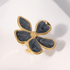 Bague vintage en acier inoxydable avec fleur à cinq pétales dorée et émail gris