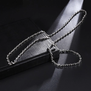 Detailed view of silver 4.5mm stainless steel coffee bean link chain bracelet with polished finish