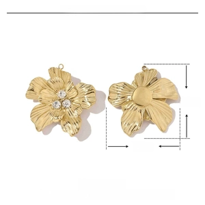 Detailed dimension guide for 24mm gold daisy flower stainless steel pendant with rhinestones