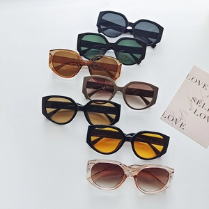 Oversized square sunglasses in 7 trendy colors including black, amber and tea gradient
