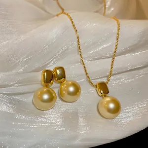 Collier Et Boucles Doreilles En Cuivre Plaque Or 18K Avec Imitation Künstliche Perle Et Tige En Argent Bijoux Elegants Minimalistes Pour Femmes