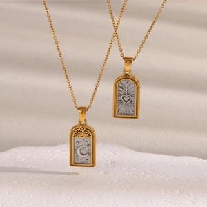 Collier Pendentif Carte De Tarot Acier Inoxydable Plaqué Or 18 Carats Motifs Cœur Lune Étoile Bijoux Vintage