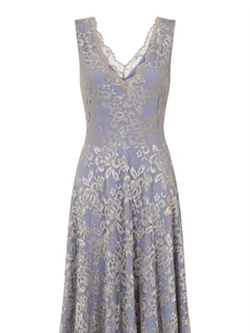 Robe élégante sans manches en dentelle violette avec col en V et motifs floraux