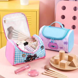 Trousse de maquillage panda mignonne en PU imperméable avec compartiments et poignées