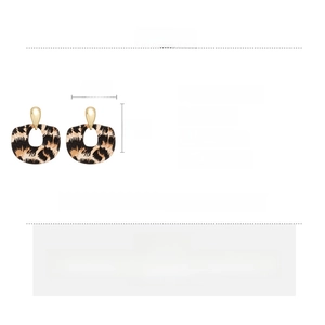 Spécifications détaillées de taille et de matériau pour boucles d'oreilles léopard