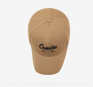 Vue de dessus d'une casquette kaki avec broderie 3D noire Creates FASHION et œillets