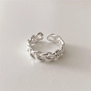 Anello intrecciato minimalista in argento sterling S925 con design regolabile da donna