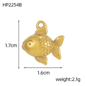 Detailed view of goldfish pendant with 1.7cm by 1.6cm dimensions and weight 2.1g