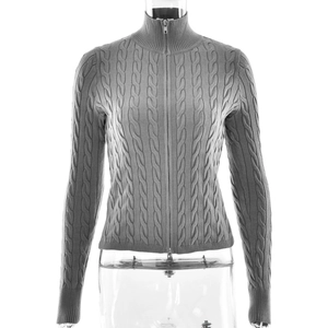 Pull en maille torsadée grise pour femme avec col montant et fermeture éclair