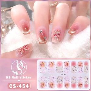 Dettaglio degli adesivi per unghie CS-454 con sfumatura rosa, glitter oro e motivi a fuoco