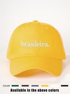 Détail du texte brasileira brodé sur casquette de baseball en coton jaune avec œillets