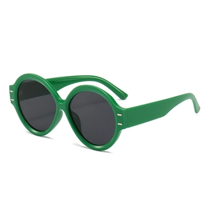 Gafas de sol redondas verdes con lentes oscuras para actividades al aire libre y moda