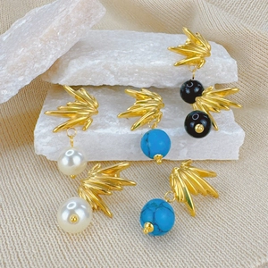 Boucles D'oreilles Pendantes En Aile Acier Inoxydable Plaqué Or Géométrique Irrégulier Fausse Künstliche Perle Turquoise Künstliche Perle Noire Bijoux Pour Femmes