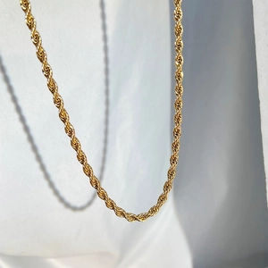 Classic golden stainless steel rope chain necklace in a minimalist hip hop street style