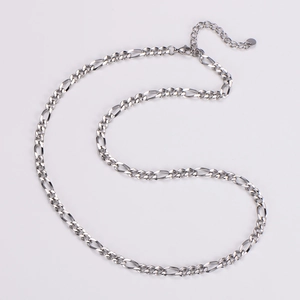 Detailed view of 5.5mm stainless steel Figaro chain with lobster clasp and extender